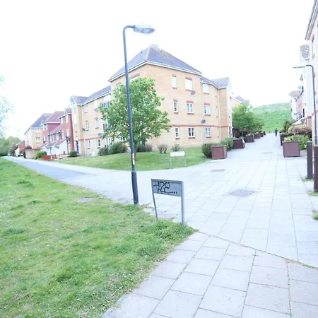 2 Bedroom Apartment Thamesmead  Exterior photo