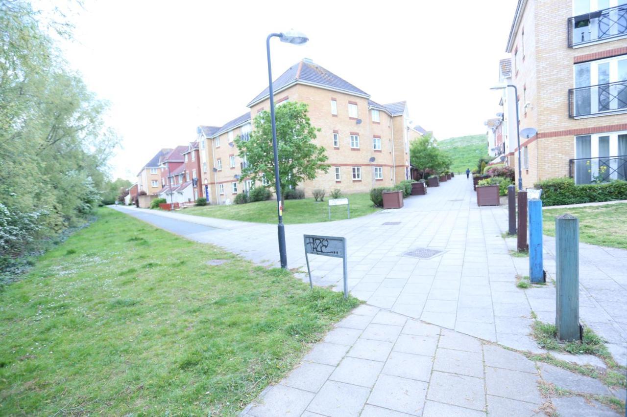 2 Bedroom Apartment Thamesmead (Greater London)